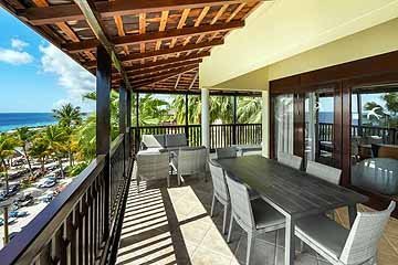 2023_2bedroomsuite_balcony_4-768x513.jpg
