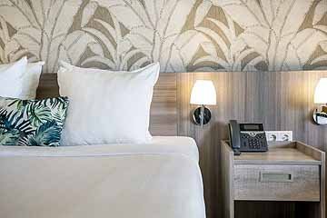 2023_resortviewrm_bedroom_2-768x513.jpg