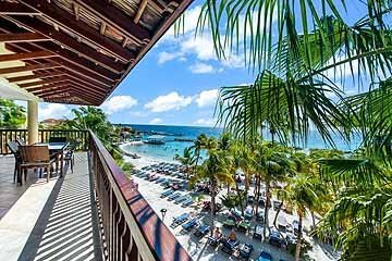2023_penthouse_balcony_1-768x513.jpg