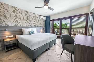 2023_lionsapartment_bedroom-768x513.jpg