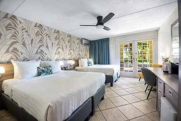 2023_resortviewrm_bedroom_1-768x513.jpg